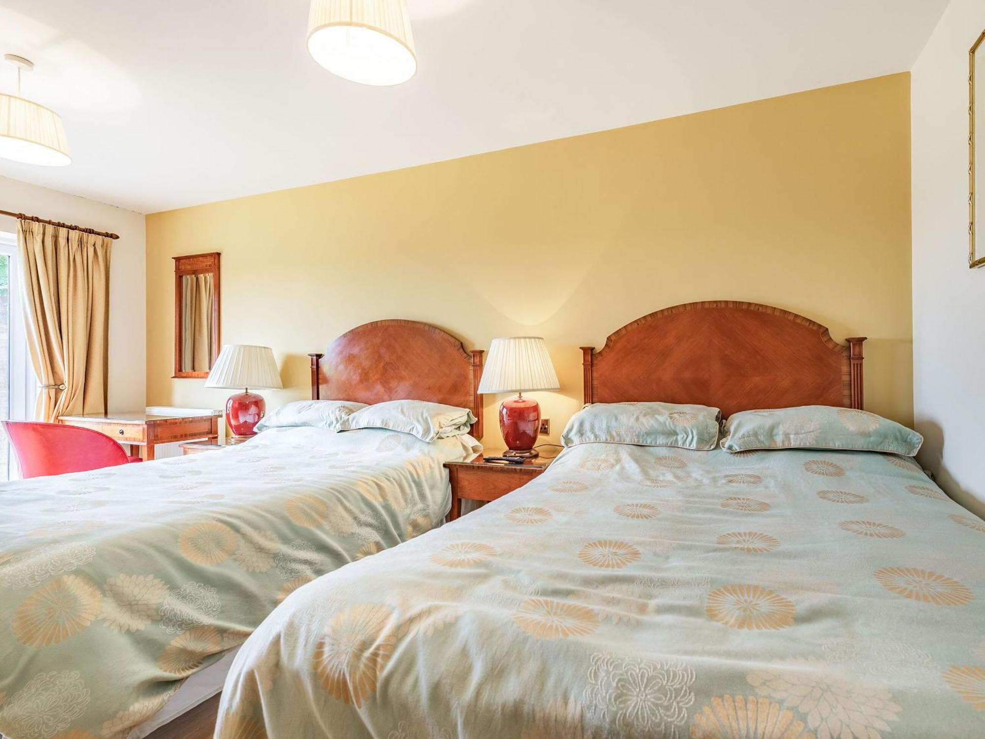Paradise Cinderford Экстерьер фото
